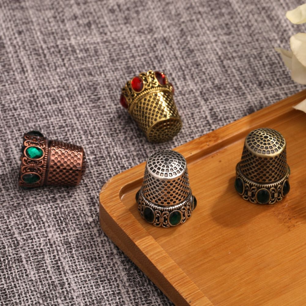 プレミアム銅製ヴィンテージ裁縫指ぬき、ダイヤモンドがちりばめ - Button Hole Cutter のレビューと価格